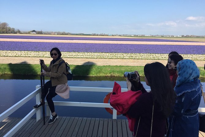 Amsterdam: Keukenhof Tulip Gardens and Giethoorn with Boat Tour - Should you book it?
