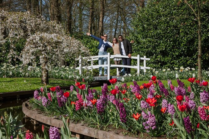Amsterdam: Keukenhof, Zaanse Schans & Volendam Tour - Zaanse Schans: windmills with a working past