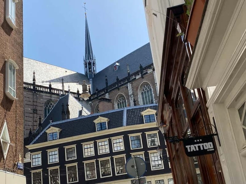 Amsterdam: Kultour, Kulturelle Stadtführung mit Herz & Seele - Religion, colonial history, and the Dutch monarchy