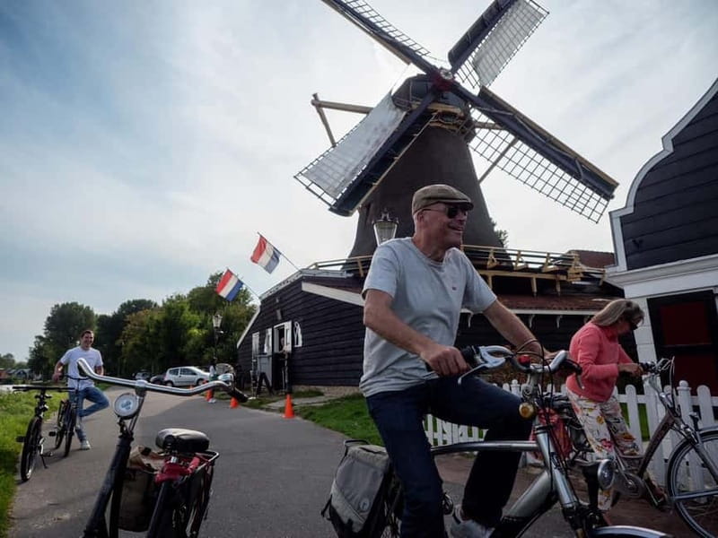 Amsterdam: Leisurely Windmill & Countryside Bike Ride - From Central Station to the open polder