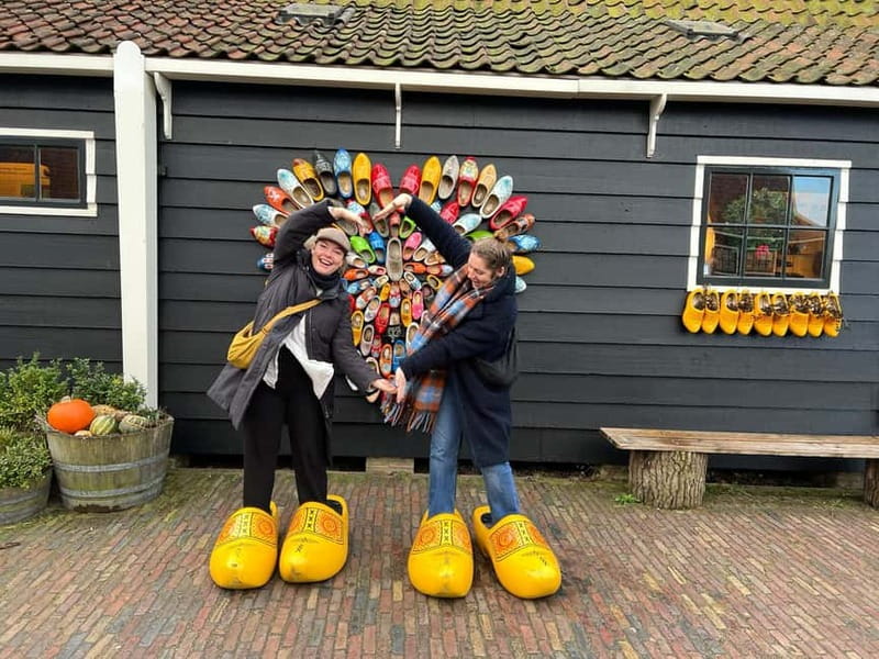 Amsterdam: Leisurely Windmill & Countryside Bike Ride - Cheese, snacks, and farm animals
