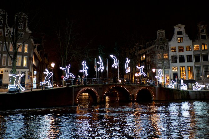 Amsterdam Light Festival Canal Cruise + Unlimited Drinks Option - Commentary and the role of the captain