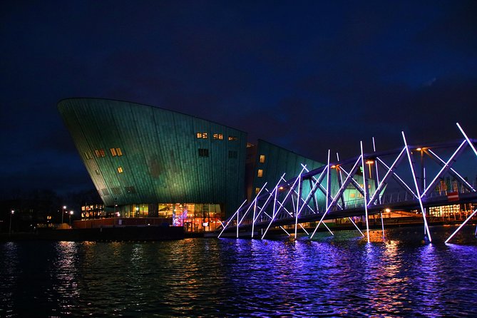 Amsterdam: Light Festival Cruise with Unlimited Drinks Option - A winter canal ride with more than just light displays