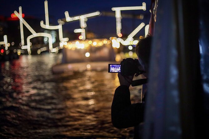 Amsterdam: Light Festival Cruise with Unlimited Drinks Option - Drinks, blankets, and the cold-weather tradeoff