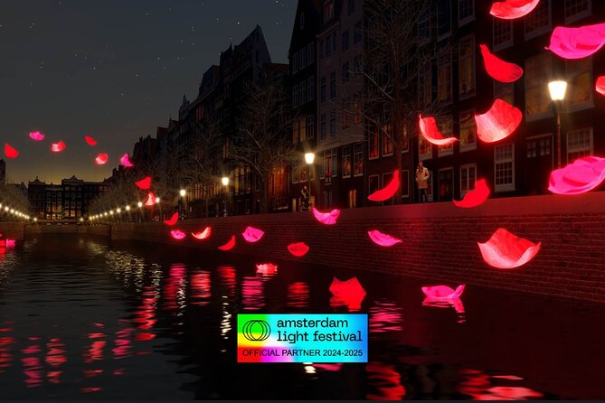 Amsterdam Light Festival: Heated Boat Cruise + Hot Drinks & Bite - How the staff can make or break the cruise