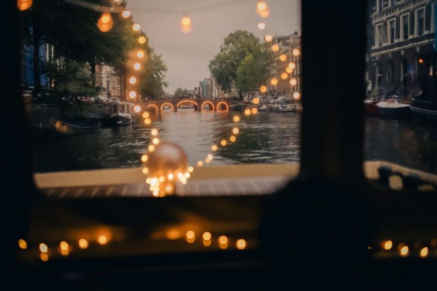 Amsterdam: Light Festival Heated Cruise w/ Drinks & Snacks - De Negen Straatjes and Leidsegracht