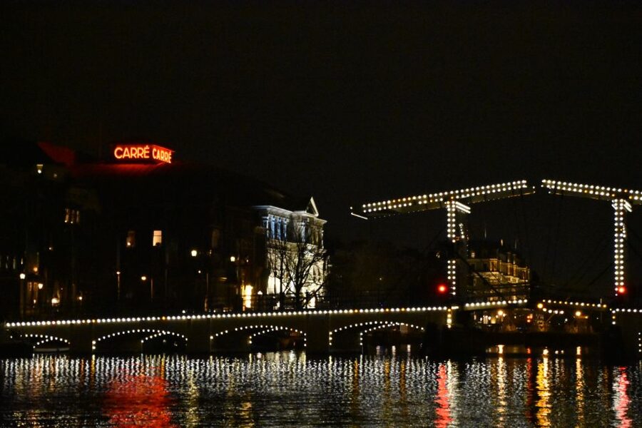 Amsterdam: Light Festival Heated Cruise with Drinks & Snacks - The Golden Bend and the historic canal belt
