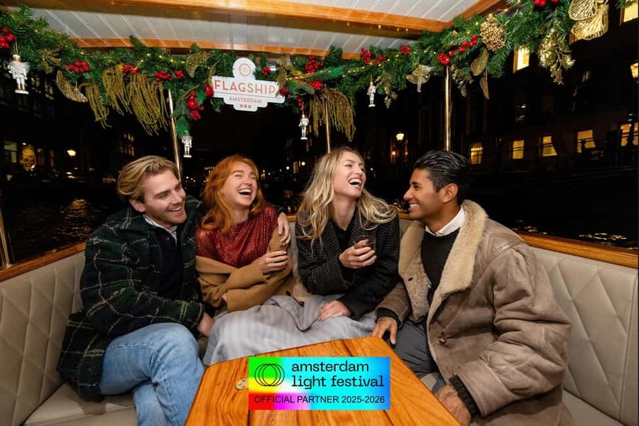 Amsterdam: Light Festival Heated Cruise with Drinks & Snacks - Drinks, snacks, and what you actually get