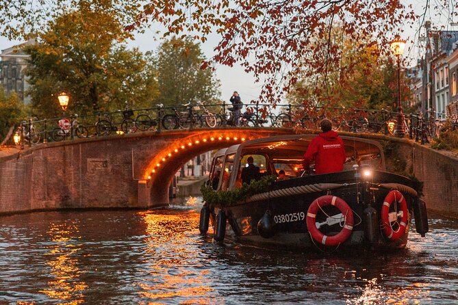 Amsterdam: Light Festival Open Boat - Unl. Drinks Option - Mokumboot and Artis along the route