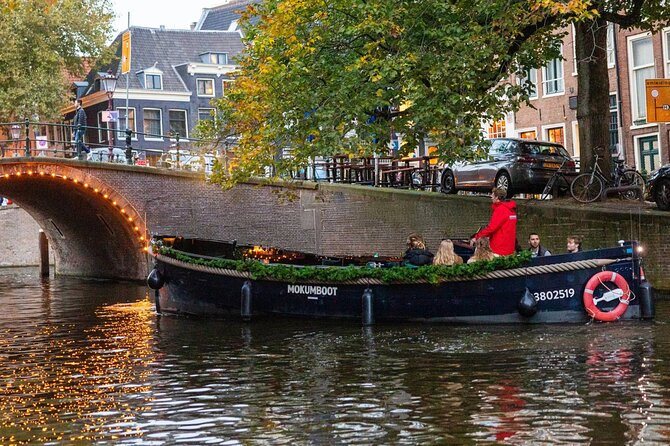 Amsterdam: Light Festival Open Boat - Unl. Drinks Option - Drinks, snacks, and the value of the price