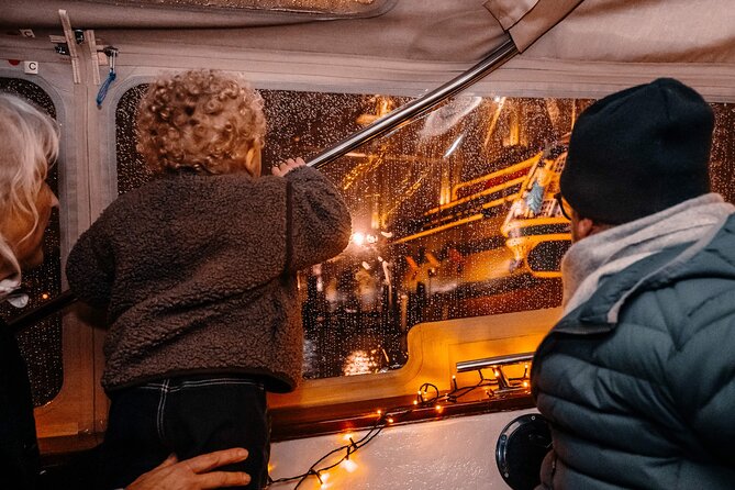 Amsterdam: Light Festival Shared Boat with unlimited drinks - How it compares with walking the festival