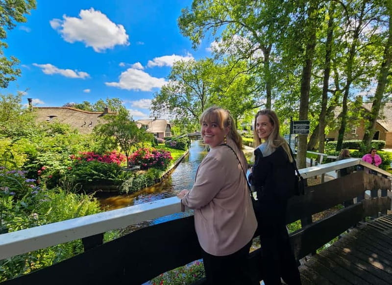 Amsterdam: Live GuideD Giethoorn Boat Tour & Cheese Platter - The one-hour Giethoorn cruise