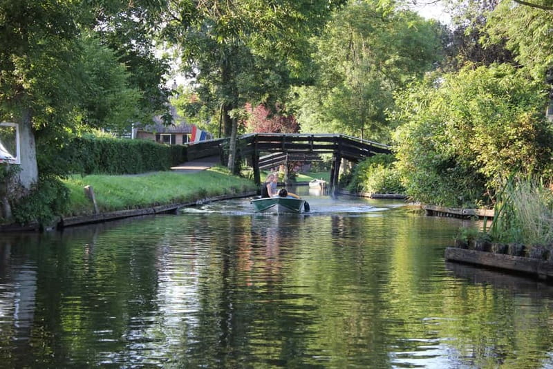 Amsterdam: Live GuideD Giethoorn Boat Tour & Cheese Platter - Free time for canals, lunch, and cheese
