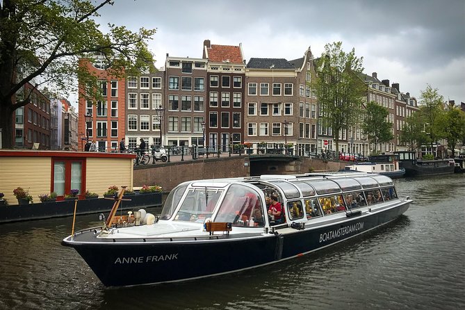 Amsterdam Live Guided Sightseeing Canal Cruise - Key points to know before you book