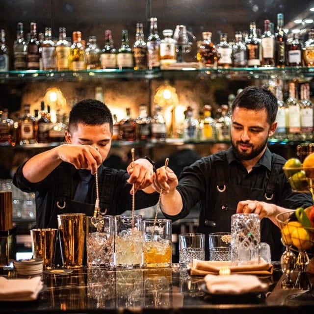 Amsterdam: Ludwig's Hidden Speakeasy Cocktail VIP Tour - Four secret bars instead of one crowded night out