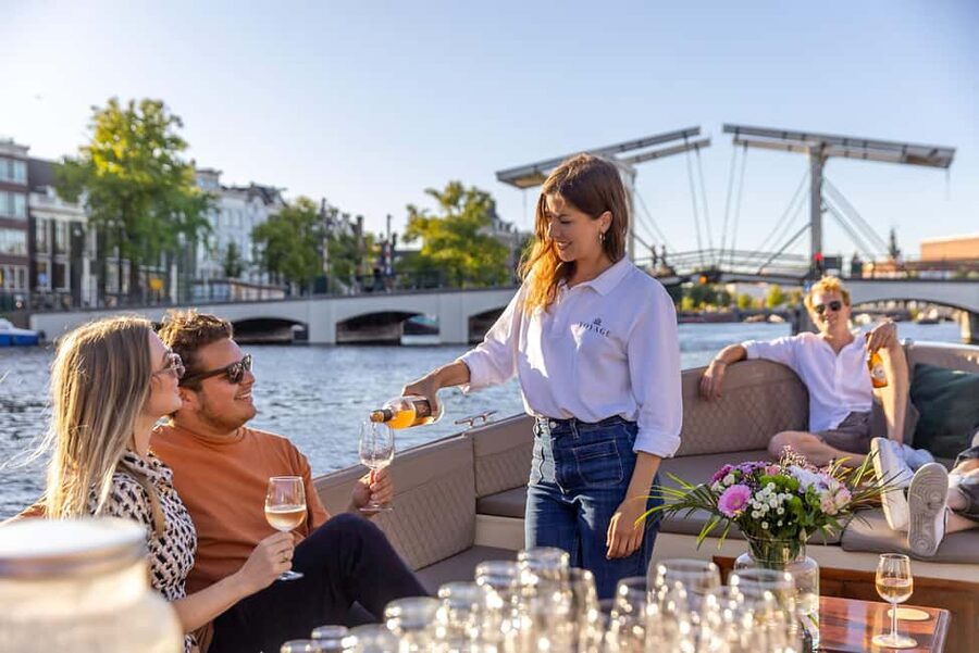 Amsterdam: Luxury Canal Cruise with Optional Snacks & Drinks - Key points to know before you book