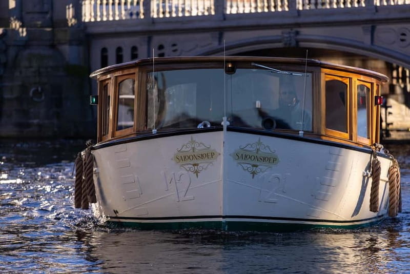 Amsterdam: Luxury Canal Cruise with Optional Snacks & Drinks - Oudeschans, Dancing Houses, Stopera, and Herengracht