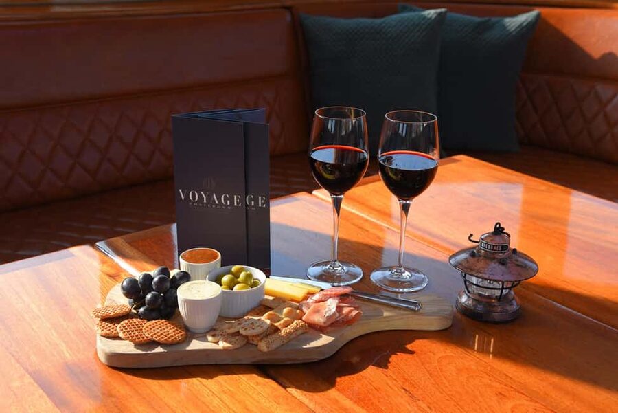 Amsterdam: Luxury Canal Cruise with Optional Snacks & Drinks - Setting out from Keizersgracht