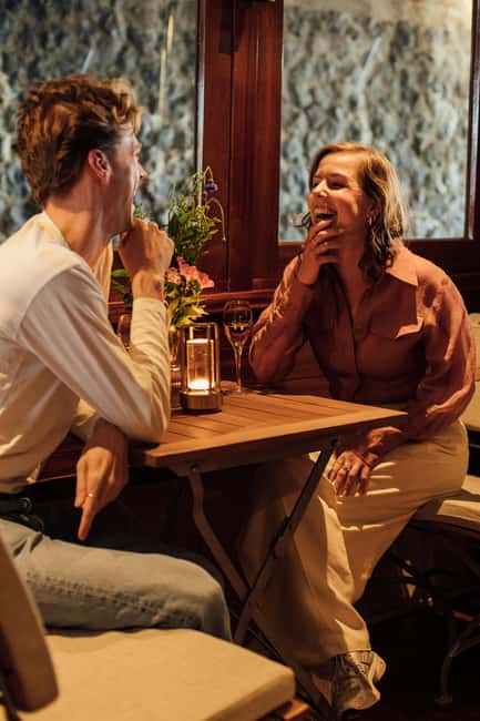 Amsterdam: Luxury Cruise Unlimited Cocktails & Snacks Option - Choosing the right drink package