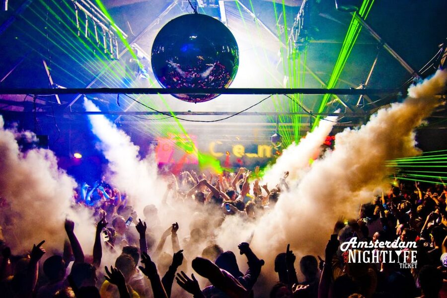 Amsterdam: Maijard 3-Course Menu and Nightlife Ticket - Using access to more than 20 clubs