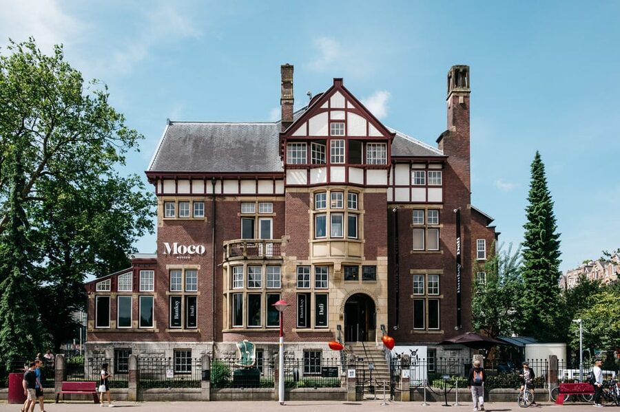 Amsterdam: Moco Museum Entry Ticket and Canal Cruise - How to handle your fixed museum entry