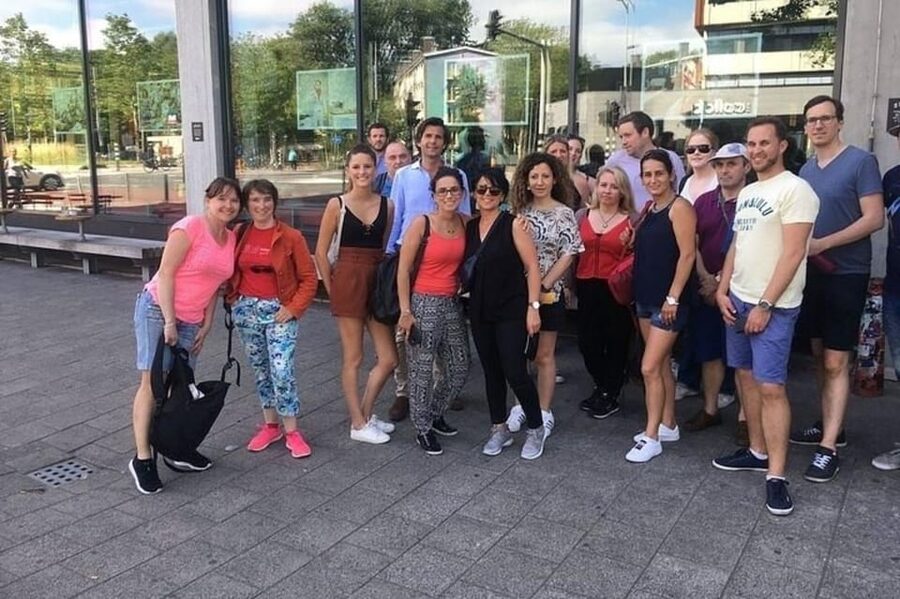 Amsterdam: Must-See Attractions Guided Walking Tour - Maison Descartes and the less familiar stops
