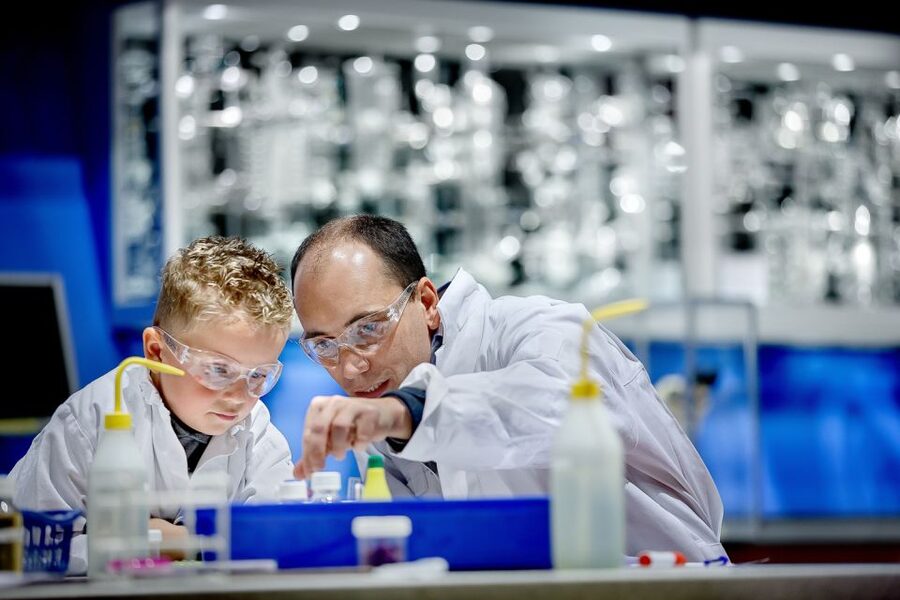 Amsterdam: NEMO Science Museum Ticket - A museum for toddlers, teenagers, and adults