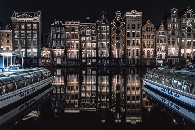 Amsterdam Night Photography Workshop with a Professional - Why Amsterdam works so well after dark