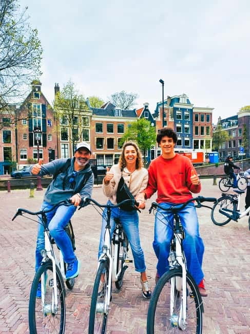 Amsterdam: Off the Beaten Path Bike Tour in French - Who will get the most from this ride
