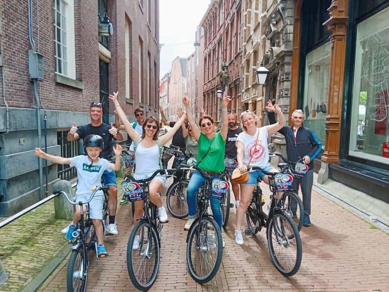Amsterdam: Off the Beaten Path Bike Tour in French - Why a French bike tour changes your view of Amsterdam