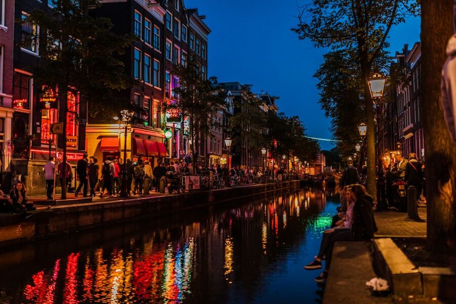 Amsterdam: Off-the-Beaten-Track Neighborhoods Private Tour - De Pijp and the flavors of Amsterdam