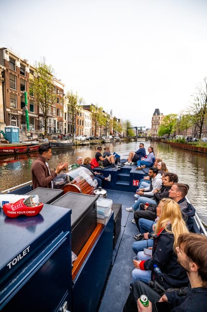 Amsterdam:Old City Canal Cruise with Live Guide and Open Bar - What the first minutes on the canal reveal