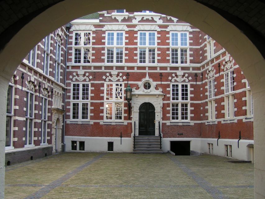 Amsterdam Old City Private Walking Tour - The Jordaan and everyday Amsterdam