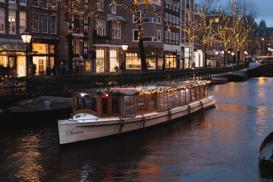 Amsterdam: Open Boat Cruise option Unlimited Drinks & Bite - Open air, covered, or enclosed