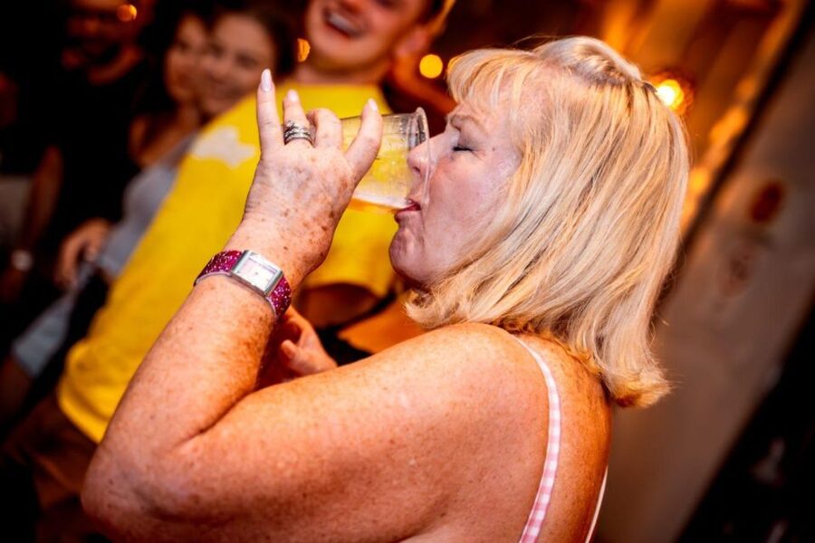 Amsterdam: Original Pub Crawl Party with VIP Entrance - Different venues keep the four hours moving