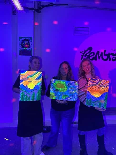 Amsterdam: Paint and Sip in the Dark at Rembrandt van Wine - How to make the most of your painting