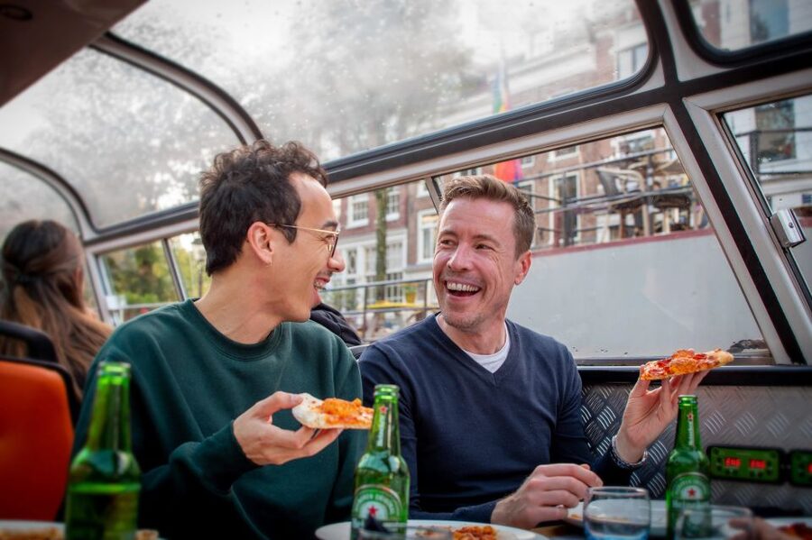 Amsterdam: Pizza Cruise with New York Pizza & Drinks - Meeting point tips that can save time