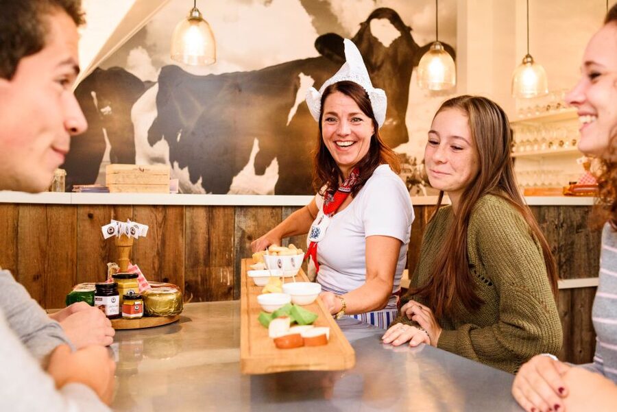 Amsterdam: Premium Henri Willig Cheese Tasting Experience - Why the host matters so much