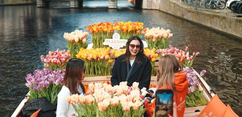 Amsterdam: Premium Tulip Boat Canal Tour - Why the small group changes the experience