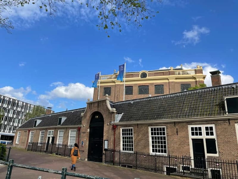 Amsterdam: Private Anne Frank and Jewish History Tour - A serious history walk with a personal finish