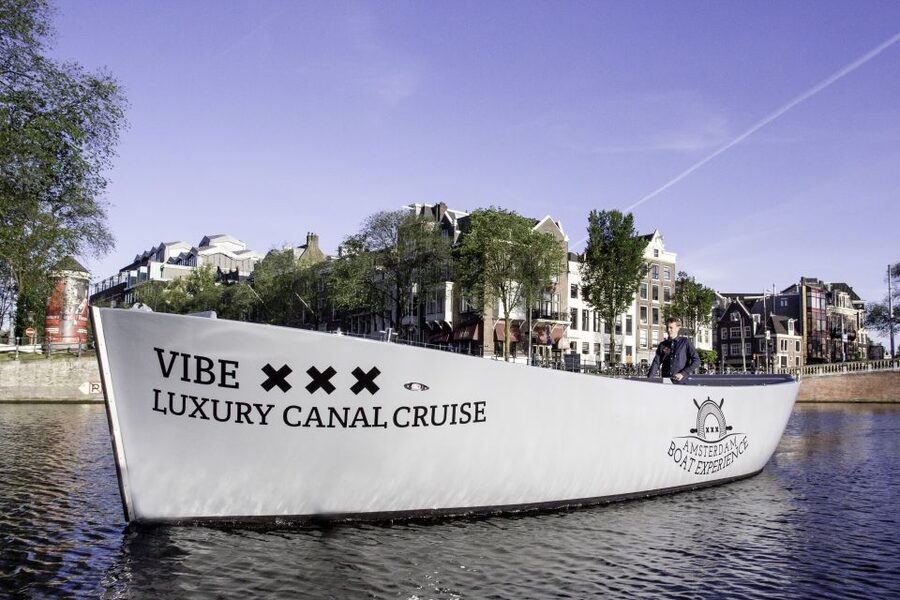 Amsterdam: Private BBQ Cruise with Personal Chef & Drinks - How The Two Hours Feel