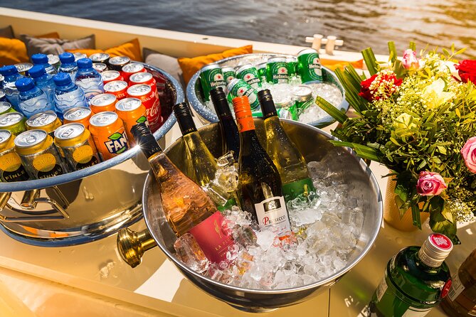 Amsterdam Private Boat Trip with Pizza and Unlimited Drinks - Pizza and drinks make this a social outing