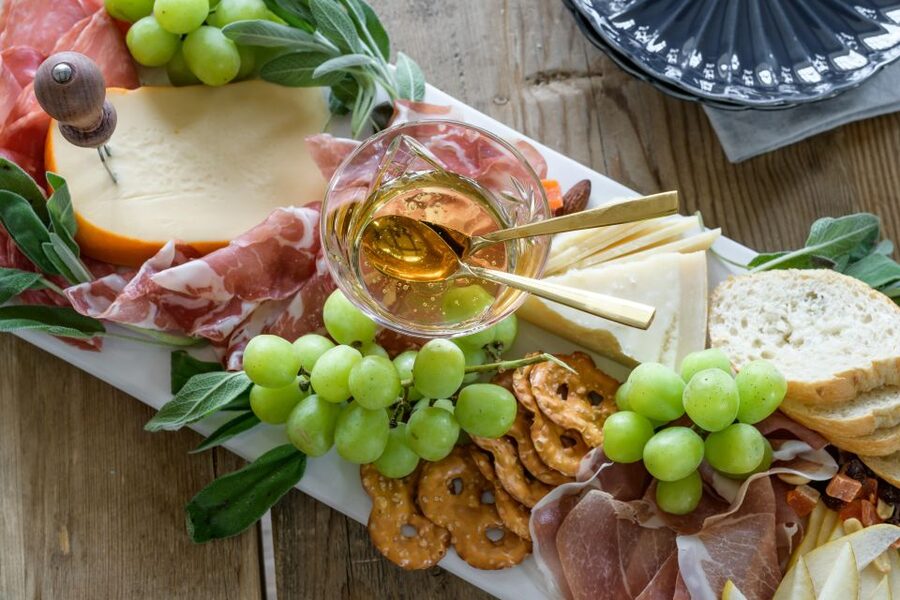 Amsterdam: Private Cruise with Drinks & Optional Snacks - Why choose the two-hour cruise