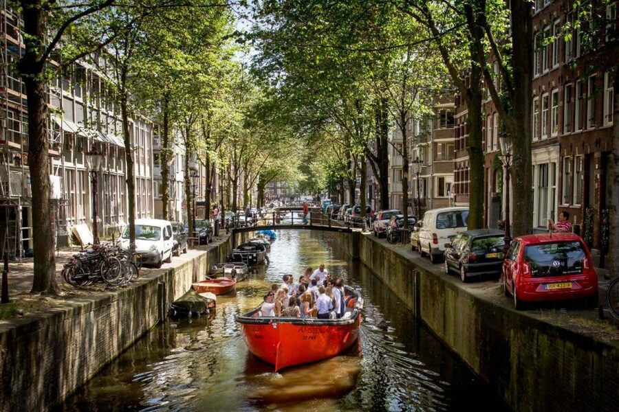 Amsterdam: Private Cruise with Drinks & Optional Snacks - Unlimited drinks, with food as an add-on