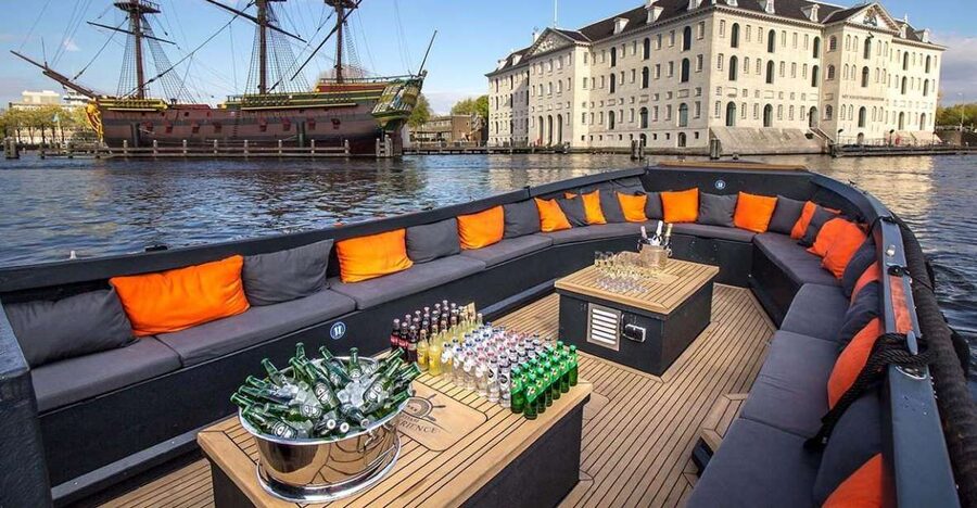 Amsterdam: Private Cruise with Drinks & Optional Snacks - The music rule changes the mood