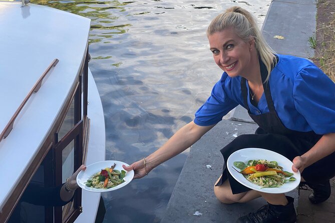 Amsterdam Private Dinner Cruise incl Drinks & 2-course Dinner 2hr - Who should book this canal dinner?