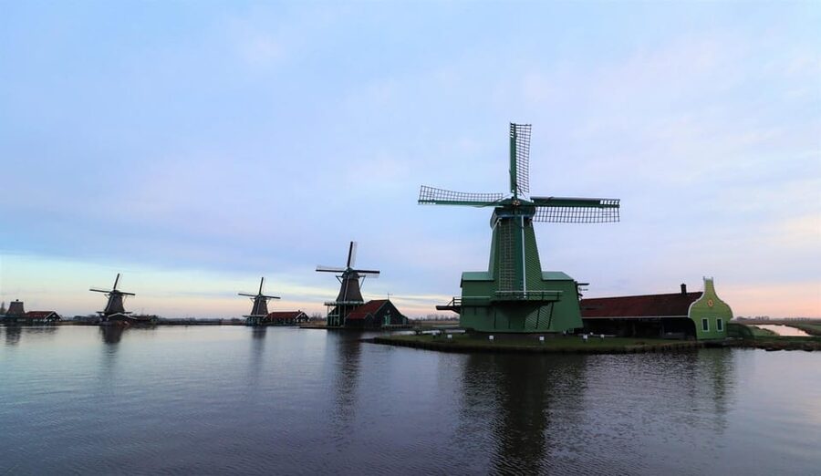 Amsterdam: Private green tour !!! Windmills, castle - Should you book this tour?