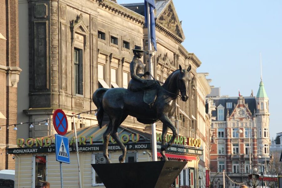 Amsterdam: Private Hidden Gems Discovery Tour - A useful first look at Amsterdam’s historic center