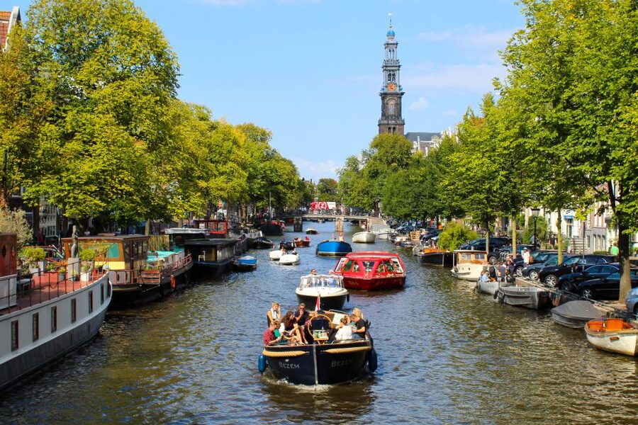 Amsterdam: Private Hidden Gems Discovery Tour - Dam Square, the palace, and Nieuwe Kerk
