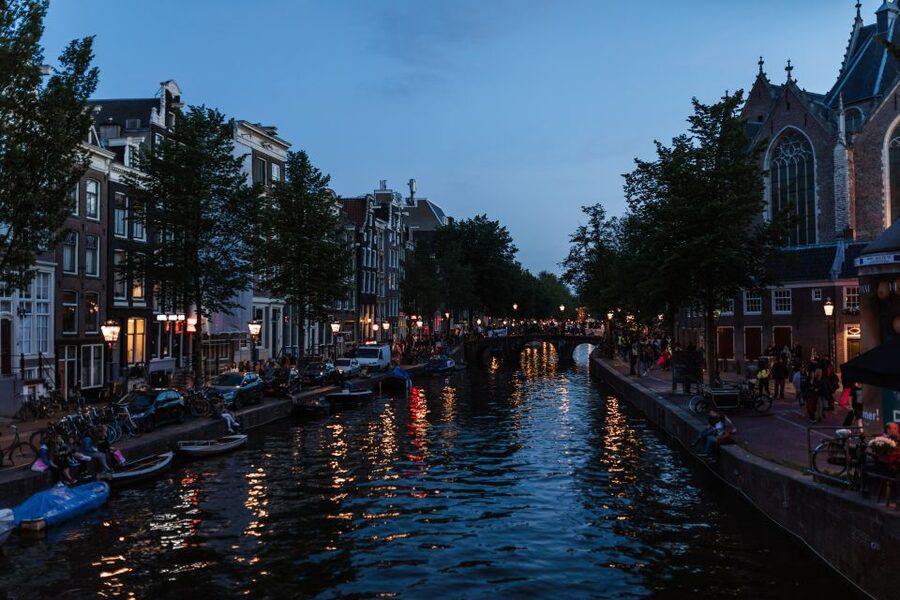 Amsterdam: Private Night Tour of Speakeasies and Bars - Starting in Jordaan after dark